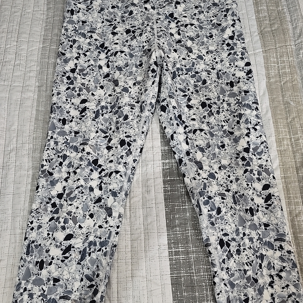 Balance Collection Black and Gray Patterned Leggings Sz LG